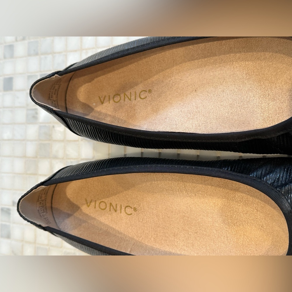 Vionic Black Leather Amorie Ballet Flat Retired with Arch Support - Picture 11 of 11